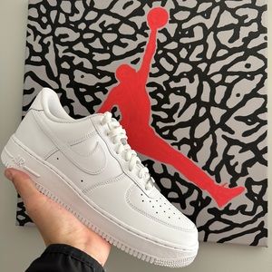 NIKE AIR FORCE 1 LOW ‘07 TRIPLE WHITE